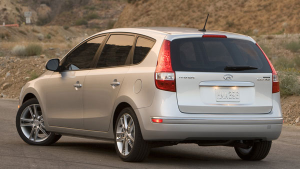 லட்சக்கணக்கான கார்களை திரும்ப அழைக்கும் ஹூண்டாய்... காரணம் தெரிஞ்சா அதிர்ந்துபோவீங்க..!