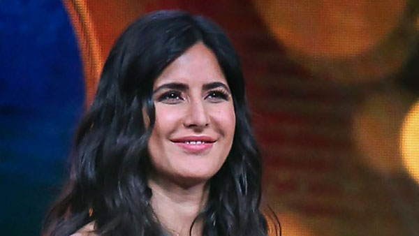 ஹெல்மெட் அணியாமல் பைக்கில் நடிகையுடன் உலா வந்த உச்ச நடிகர்... யார்னு தெரிஞ்சா கோவப்படுவீங்க...