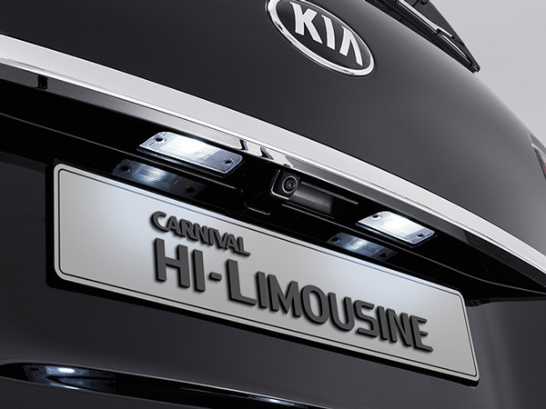 எக்கச்சக்க வசதிகளுடன் கியா கார்னிவல் காரின் புதிய டாப் வேரியண்ட்!