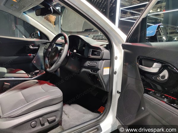 கியா நிரோ இவி மாடலில் இத்தனை வசதிகளா..! 