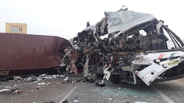 நெடுஞ்சாலை ஆணையத்திற்கு சூப்பர் உத்தரவிட்ட சென்னை உயர்நீதிமன்றம்... இனியாவது தூக்கத்தில் இருந்து விழிக்குமா..?