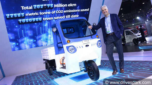 சோலார் மேற்கூரையுடன் அறிமுகமான மஹிந்திரா ட்ரியோ மின்சார ஆட்டோ... சார்ஜ் ஸ்டேஷனே தேவையில்லை..! சோலார் மேற்கூரையுடன் அறிமுகமான மஹிந்திரா ட்ரியோ மின்சார ஆட்டோ... சார்ஜ் ஸ்டேஷனே தேவையில்லை..!