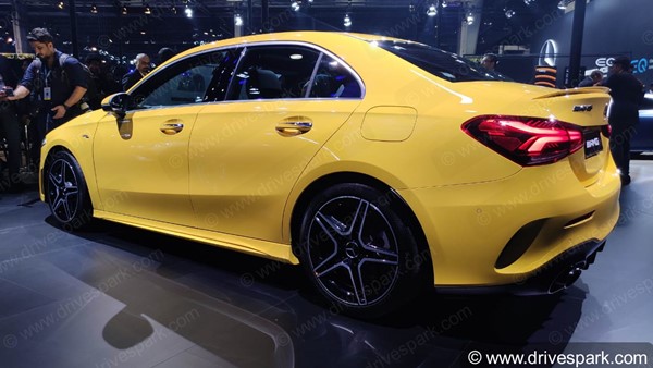 குறைவான விலையில் வரும் புதிய மெர்சிடிஸ் பென்ஸ் செடான் கார்