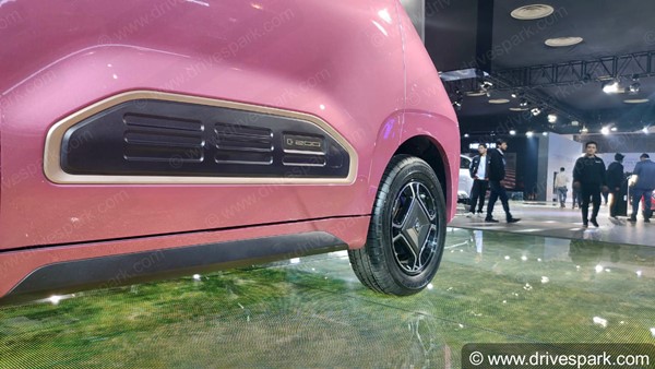 இரு கதவுகள் - 250 கிமீ ரேஞ்ச்... பலரின் கவனத்தை ஈர்த்த எம்ஜி இ200 சிறிய மின்சார கார்..!