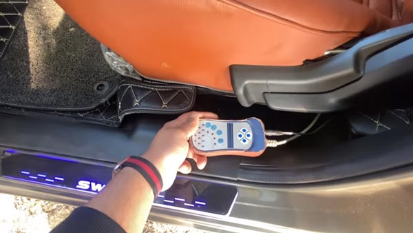 உலகின் முதல் மசாஜ் வசதியுடைய மாருதி சுசுகி ஸ்விஃப்ட்... பிரம்மிப்பை ஏற்படுத்தும் மலிவு விலை மாடிஃபிகேஷன்..!