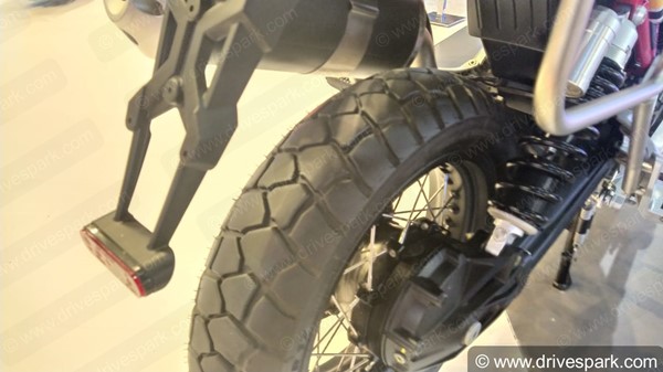 ஆட்டோ எக்ஸ்போவில் தோன்றிய மோட்டோ குஸ்ஸி வி85 டிடி பைக்... இதோட விலை தெரிஞ்சா வாயை மூடவே மாட்டிங்க..!