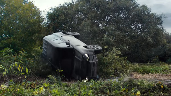 நீங்கள் ஆவலோடு காத்திருக்கும் பிரபல ஹீரோவின் படத்திற்காக கடும் பயிற்சியில் லேண்ட் ரோவர் டிஃபெண்டர்... எந்த படம் தெரிஞ்சா ஆச்சரியப்படுவீங்க..!