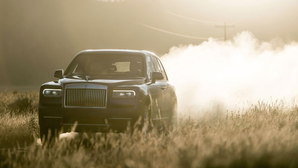 இந்தியாவிலேயே ஐந்து பேர் மட்டுமே பயன்படுத்தும் மிக அதிக விலையுடைய கார்... இவர்கூட இந்த பட்டியலில் இருக்கிறாரா..? இந்தியாவிலேயே ஐந்து பேர் மட்டுமே பயன்படுத்தும் மிக அதிக விலையுடைய கார்... இவர்கூட இந்த பட்டியலில் இருக்கிறாரா..?