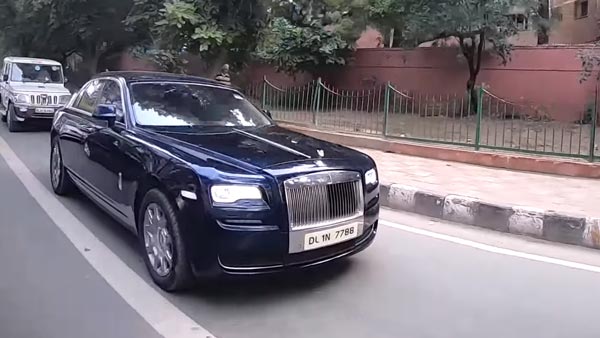 ரூ. 6 கோடி விலையுள்ள ரோல்ஸ் ராய்ஸ் காருக்கு ஒரு நாள் முதலாளியான சாதாரண இளைஞன்.. ஒரு நாள் உரிமையாளர் கதை..! ரூ. 6 கோடி விலையுள்ள ரோல்ஸ் ராய்ஸ் காருக்கு ஒரு நாள் முதலாளியான சாதாரண இளைஞன்.. ஒரு நாள் உரிமையாளர் கதை..!