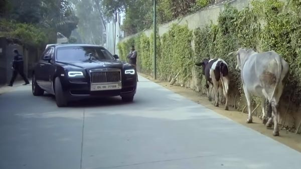 ரூ. 6 கோடி விலையுள்ள ரோல்ஸ் ராய்ஸ் காருக்கு ஒரு நாள் முதலாளியான சாதாரண இளைஞன்.. ஒரு நாள் உரிமையாளர் கதை..! ரூ. 6 கோடி விலையுள்ள ரோல்ஸ் ராய்ஸ் காருக்கு ஒரு நாள் முதலாளியான சாதாரண இளைஞன்.. ஒரு நாள் உரிமையாளர் கதை..!