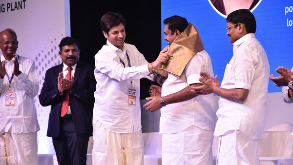 சென்னை அருகே சியட் நிறுவனத்தின் புதிய டயர் தொழிற்சாலை: முதல்வர் பழனிச்சாமி துவங்கி வைத்தார்! சென்னை அருகே சியட் நிறுவனத்தின் புதிய டயர் தொழிற்சாலை: முதல்வர் பழனிச்சாமி துவங்கி வைத்தார்!