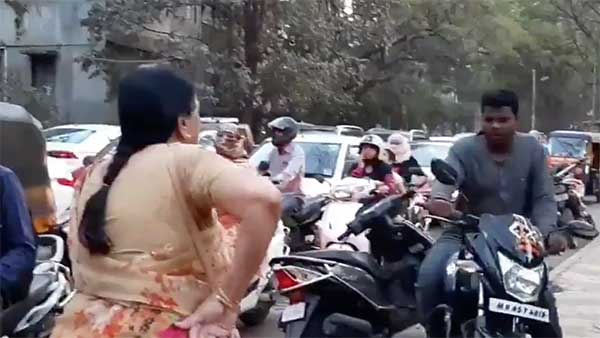 சாதாரண பள்ளி ஆசிரியரை புகழ்ந்து தள்ளிய பெரும் தொழிலதிபர் ஆனந்த் மஹிந்திரா... எதற்காக தெரியுமா?