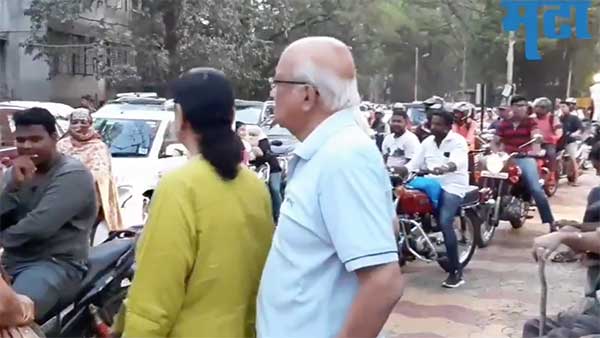 சாதாரண பள்ளி ஆசிரியரை புகழ்ந்து தள்ளிய பெரும் தொழிலதிபர் ஆனந்த் மஹிந்திரா... எதற்காக தெரியுமா?