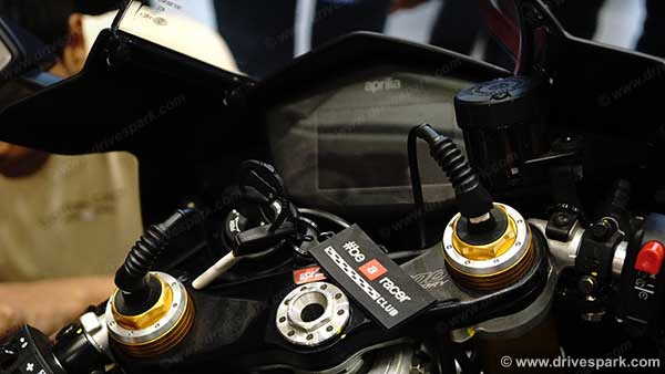 இந்தியாவின் முதல் ஏப்ரிலியா ஆர்எஸ்வி4 1100 ஃபேக்டரி மாடல் வாடிக்கையாளருக்கு டெலிவிரி!