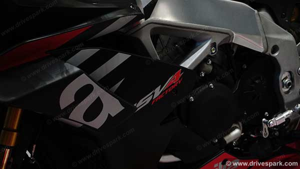 இந்தியாவின் முதல் ஏப்ரிலியா ஆர்எஸ்வி4 1100 ஃபேக்டரி மாடல் வாடிக்கையாளருக்கு டெலிவிரி!