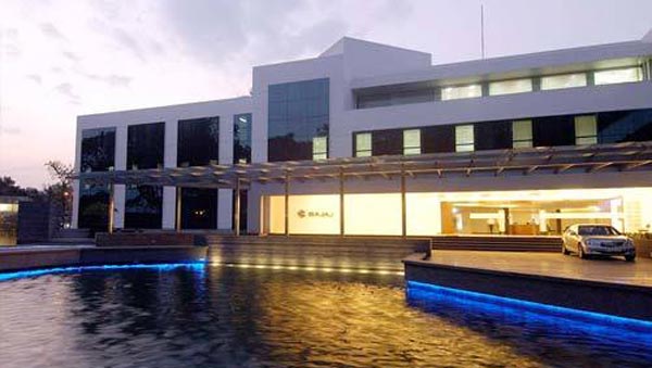 கொரோனாவிற்கு எதிரான போராட்டம்.. ஒன்றல்ல, இரண்டல்ல ரூ.100 கோடியை வாரி வழங்கும் பஜாஜ்.. ரியல் லைஃப் ஹீரோ..