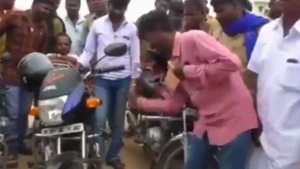 பைக் ஓனரை வைத்தே மின் விளக்கை உடைத்த ஈரோடு போலீஸ்.. அதிரடிக்கான காரணம் தெரிஞ்சா ஷாக் ஆய்டுவீங்க!