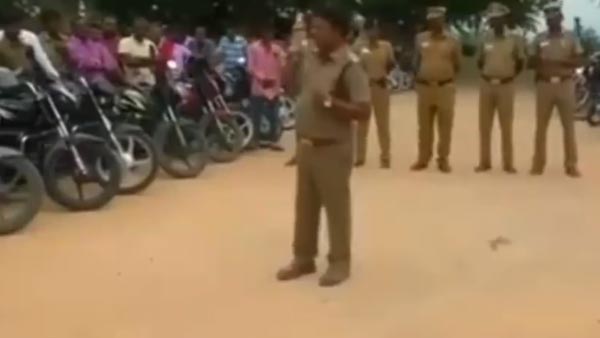 பைக் ஓனரை வைத்தே மின் விளக்கை உடைத்த ஈரோடு போலீஸ்.. அதிரடிக்கான காரணம் தெரிஞ்சா ஷாக் ஆய்டுவீங்க!