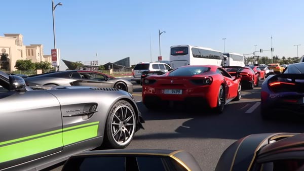 இந்தியாவில் சுற்றி திரியும் வெளிநாட்டு பதிவெண்ணுடைய ஆடம்பர கார்கள்... அம்பானியிடமே இம்மாதிரியான அரிய கார்கள் இல்லையாம்...