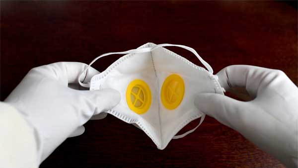 மருத்துவ பணியாளர்களுக்கான விசேஷ முக கவசத்தை தயாரிக்கும் மஹிந்திரா!