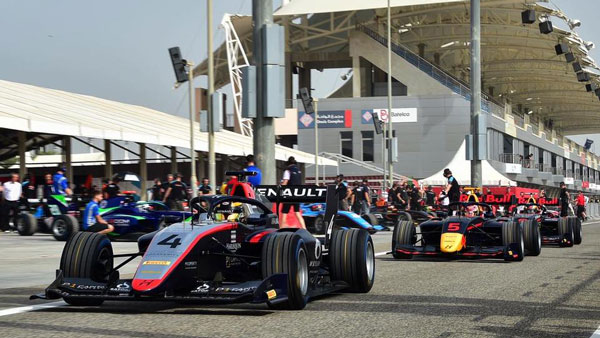 கொரோனா வைரஸ் அச்சம்: பார்வையாளர்கள் இல்லாமல் நடக்கும் ஃபார்முலா-1 பந்தயம்!