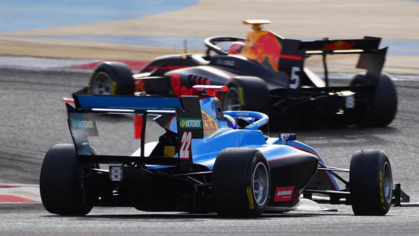 கொரோனா வைரஸ் அச்சம்: பார்வையாளர்கள் இல்லாமல் நடக்கும் ஃபார்முலா-1 பந்தயம்!