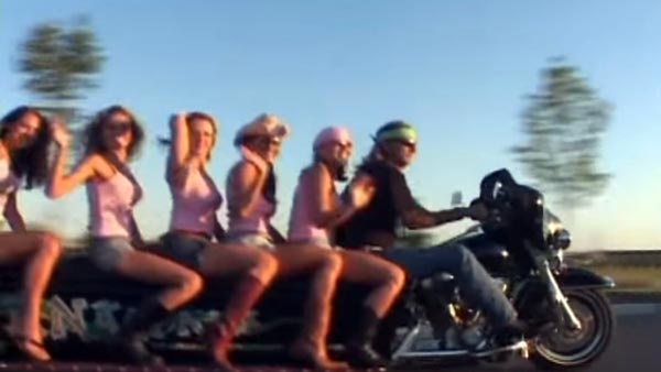 லிமோசின் கார் பார்த்திருப்பீங்க... லிமோசின் பைக் பார்த்திருக்கீங்களா?