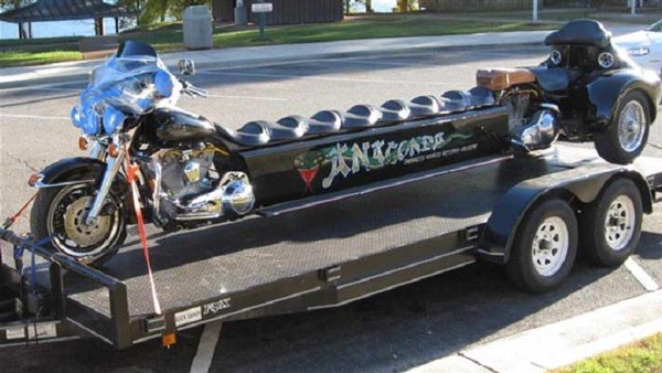 லிமோசின் கார் பார்த்திருப்பீங்க... லிமோசின் பைக் பார்த்திருக்கீங்களா?