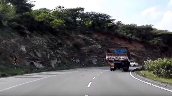 தர்மபுரி- ஓசூர் இடையே புதிய 4 வழிச்சாலை அமைகிறது தர்மபுரி- ஓசூர் இடையே புதிய 4 வழிச்சாலை அமைகிறது