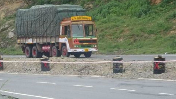 தர்மபுரி- ஓசூர் இடையே புதிய 4 வழிச்சாலை அமைகிறது தர்மபுரி- ஓசூர் இடையே புதிய 4 வழிச்சாலை அமைகிறது