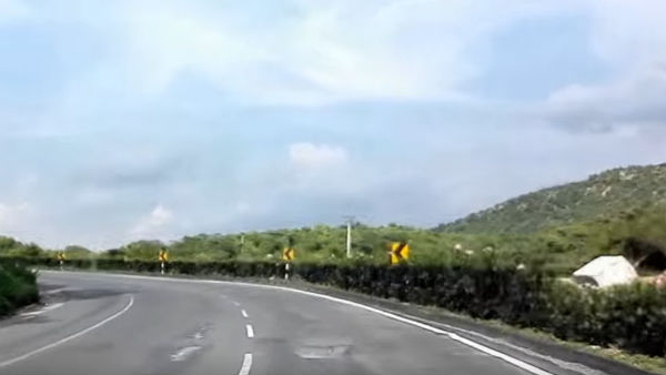 தர்மபுரி- ஓசூர் இடையே புதிய 4 வழிச்சாலை அமைகிறது தர்மபுரி- ஓசூர் இடையே புதிய 4 வழிச்சாலை அமைகிறது