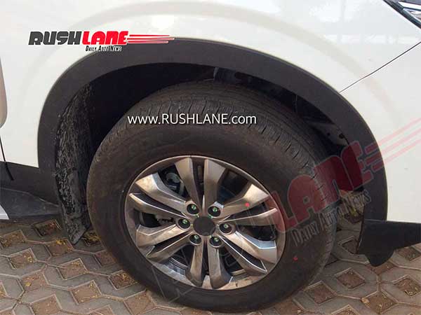 எம்ஜி க்ளோஸ்டர் எஸ்யூவியின் உட்புற ஸ்பை படங்கள் முதன்முறையாக வெளிவந்தன...