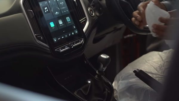 கொரோனா அச்சம்: புதிய கார்களை டீலர்கள் எப்படி சுத்தம் செய்கிறார்கள் தெரியுமா? எம்ஜி-யின் அதிரடி நடவடிக்கை!