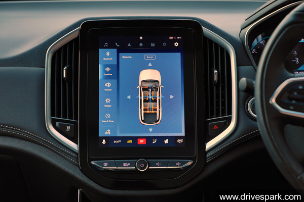 பறிமுதல் செய்த காரில் ஜாலி ரைடு செய்த போலீஸ்.. கடுப்பான கார் ஓனர் என்ன செய்தார் தெரியுமா... ?