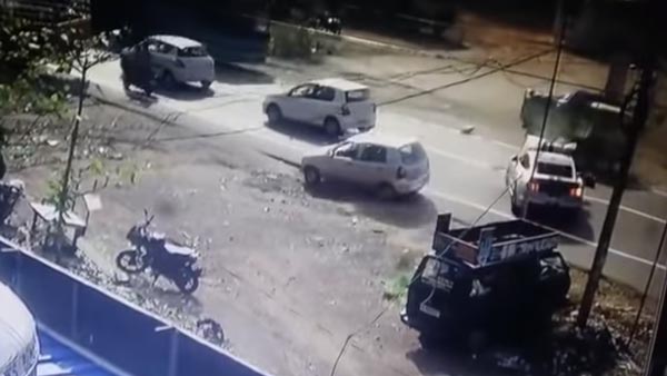 விபத்தில் சிக்கிய காஸ்ட்லி கார்... உதவிக்கு ஓடி வந்தவர்களுக்கு கிடைத்த ஆச்சரியம்... என்னனு தெரியுமா?