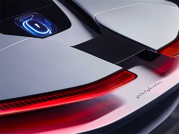 பினின்ஃபரீனா பேடிஸ்ட்டா லிமிடேட் எடிசன் எலெக்ட்ரிக் ஹைப்பர் கார் அறிமுகம்