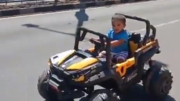 கொரோனா பரவும் நிலையில் அதிர வைக்கும் காரியத்தை செய்த எம்எல்ஏ... வீடியோவை பார்த்து ஷாக் ஆன மக்கள்...