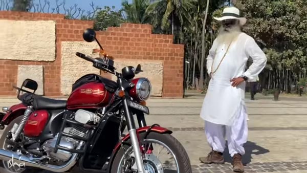 உலகமே கலக்கத்தில் இருக்க புதிய பைக்கில் ரைடு வந்த பிரபல சாமியார்... யாருனு தெரிஞ்சா ஷாக் ஆயிடுவீங்க..!