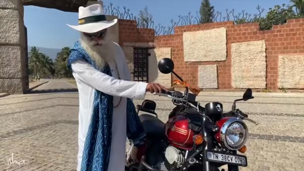 உலகமே கலக்கத்தில் இருக்க புதிய பைக்கில் ரைடு வந்த பிரபல சாமியார்... யாருனு தெரிஞ்சா ஷாக் ஆயிடுவீங்க..!