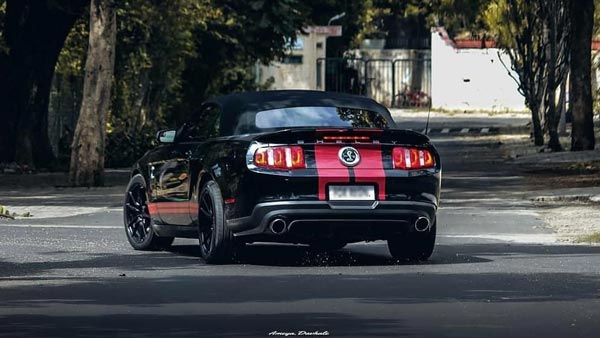 இந்தியாவில் சுற்றி திரியும் வெளிநாட்டு பதிவெண்ணுடைய ஆடம்பர கார்கள்... அம்பானியிடமே இம்மாதிரியான அரிய கார்கள் இல்லையாம்...