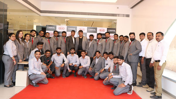 புது அத்தியாயம் படைக்கும் கியா கார்னிவல் சொகுசு எம்பிவி.. ஒரே நாளில் இத்தனை யூனிட்டுகள் டெலிவரி வழங்கப்பட்டதா..?