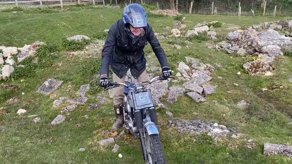 வயது என்றுமே தடையில்லை.. இளைஞர்கள் தயங்கும் சாகசத்தை அசால்டாக செய்யும் 86 வயது இளைஞர்.. வீடியோ!