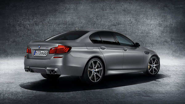 சச்சின் எடுத்த சபதம்... சொகுசு கார்கள் இருந்தாலும் மாருதி 800 காரை இன்னமும் ஓட்டுவது ஏன் தெரியுமா? சச்சின் எடுத்த சபதம்... சொகுசு கார்கள் இருந்தாலும் மாருதி 800 காரை இன்னமும் ஓட்டுவது ஏன் தெரியுமா?