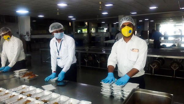 கொரோனா மட்டுமில்ல பசியாலும் மக்கள் தவிக்க கூடாது.. ஏழைகளுக்கு உதவ முன்வரும் இரு பெரிய நிறுவனங்கள்...