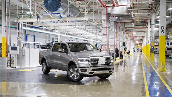 வாகன உற்பத்தி மீண்டும் துவங்குவதற்கு அனுமதி கிட்டுமா?... எதிர்பார்ப்புடன் காத்திருக்கும் வாகன நிறுவனங்கள்! வாகன உற்பத்தி மீண்டும் துவங்குவதற்கு அனுமதி கிட்டுமா?... எதிர்பார்ப்புடன் காத்திருக்கும் வாகன நிறுவனங்கள்!