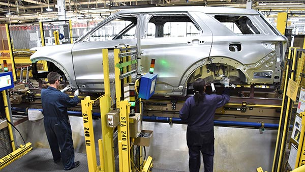 தமிழகத்தில் ஊரடங்கு நீட்டிப்பு... ஸ்தம்பித்து நிற்கும் ஆசியாவின் 'டெட்ராய்ட்'! தமிழகத்தில் ஊரடங்கு நீட்டிப்பு... ஸ்தம்பித்து நிற்கும் ஆசியாவின் 'டெட்ராய்ட்'!