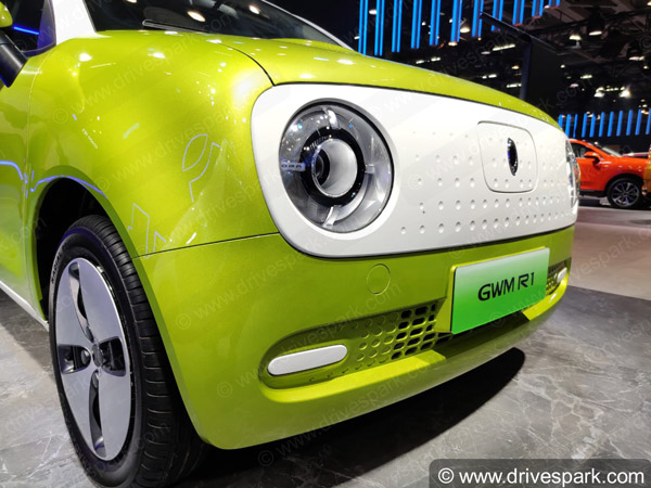 உலகின் விலை குறைவான எலக்ட்ரிக் கார் இந்திய ஆட்டோ எக்ஸ்போவில் அறிமுகம்..!