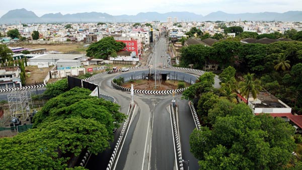 பணியாளர்கள் இல்லை... கார்கள் மூலமாக டெலிவிரி பணியை துவங்கும் பிளிப்கார்ட்... பணியாளர்கள் இல்லை... கார்கள் மூலமாக டெலிவிரி பணியை துவங்கும் பிளிப்கார்ட்...