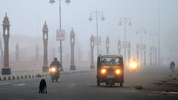 உலக நாடுகளுக்கே டஃப் கொடுக்கும் இந்திய சாலைகள்.. இம்மாதிரியான விநோதங்களை எங்குமே காண முடியாது!
