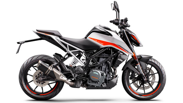 ஜிம்கள் திறக்கப்படாததால் கேடிஎம் பைக்குடன் உடற்பயிற்சி... விபரீத செயலில் ஈடுப்பட்ட பிரபல பைக் ரேஸர்